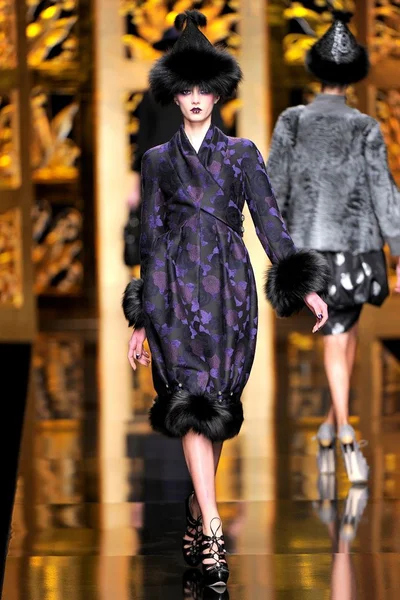 Look 7